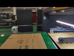La sección de vuelta negra de la carpeta automática de costura de pegamento con doble costura para hacer cajas